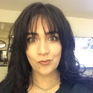 Meet your Posher, Zazil